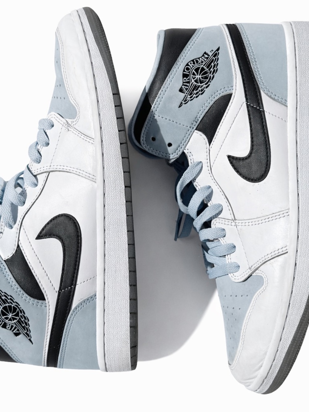 Nike Men's White, Light Blue & Black Low-Top Sneakers